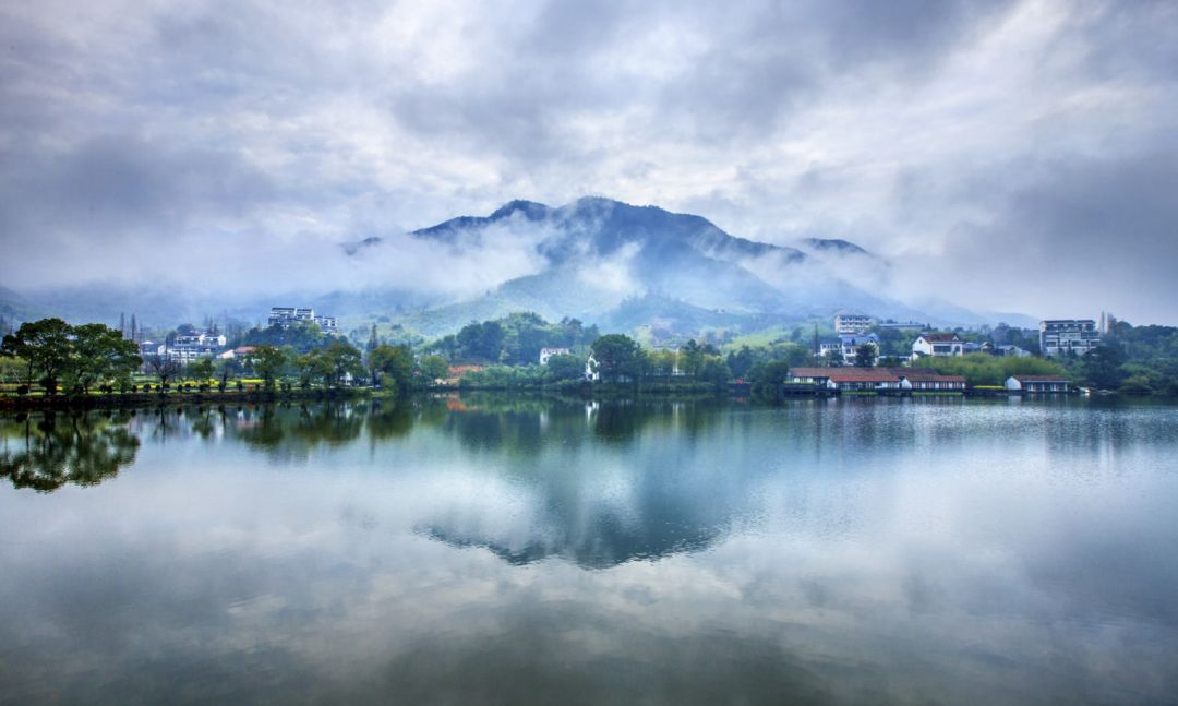 浙江，东方明珠的播音稿之美